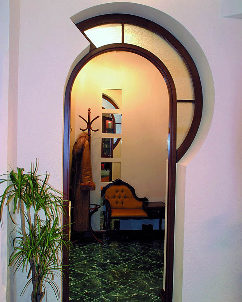 Фигурная арка из гипсокартона в прихожей и коридоре - дизайн