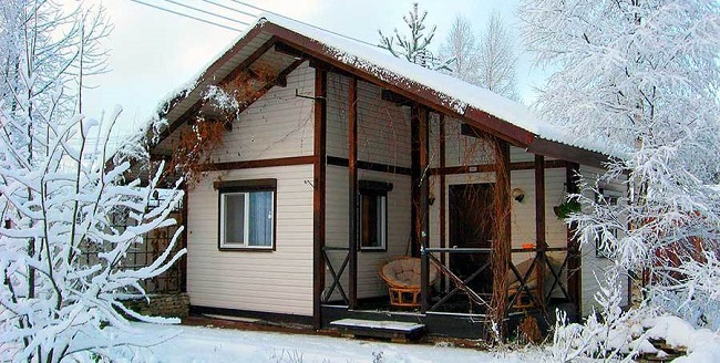 дачный домик с отоплением зимой