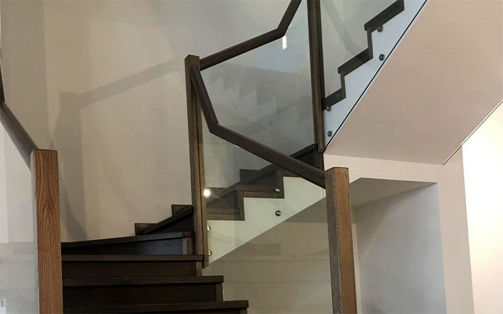 Комбинированная лестница между этажами